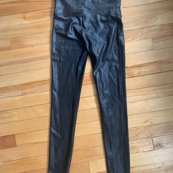 Spanx Faux Leather Leggings Size M - Picture 4 of 4
